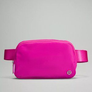 NWT Lululemon Everywhere Belt Bag Sonic Pink 1L